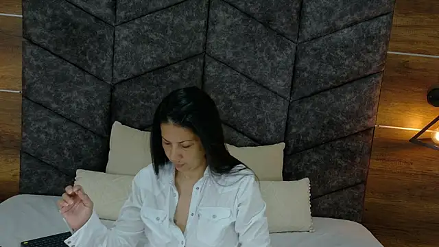 JaylaScott   online show from 25, 11, 2025