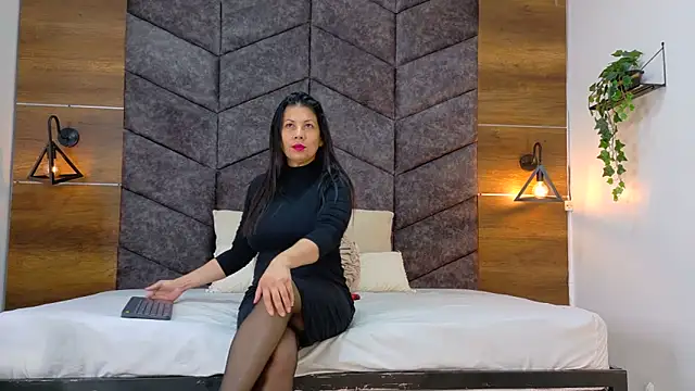 JaylaScott   online show from 1, 11, 2025