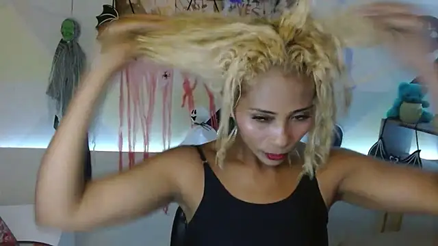 Snapshot of NatashaDormat chatting on 13, 10, 2025 NatashaDormat online show from 13, 10, 2025