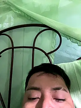 Avilespozo19993 online show from 8, 10, 2025