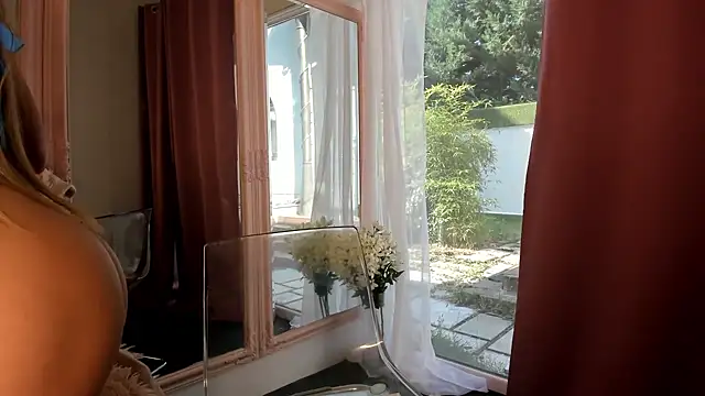 Mia  Milan online show from 17, 10, 2025