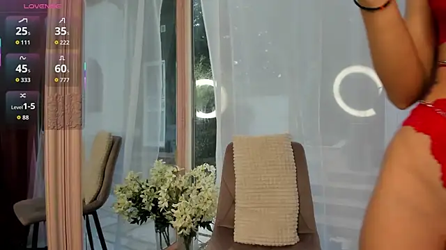 Mia  Milan online show from 5, 11, 2025