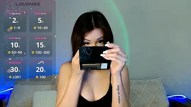 Min Jee  online show from 26, 10, 2025