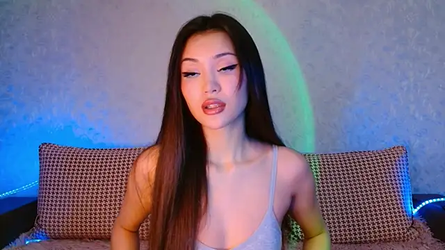 Min Jee  online show from 17, 2, 2025