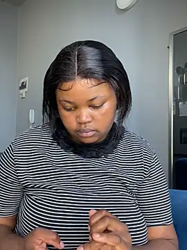 Curveysinaa online show from 6, 11, 2025