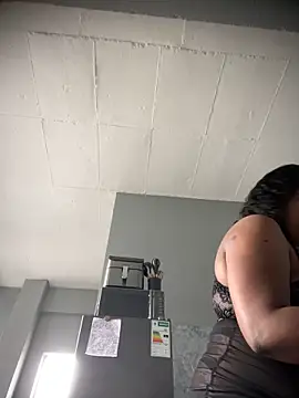 Curveysinaa online show from 5, 10, 2025