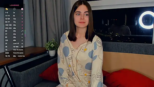 JulianaHaith online show from 1, 3, 2025