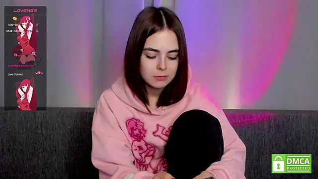 JulianaHaith online show from 1, 2, 2025