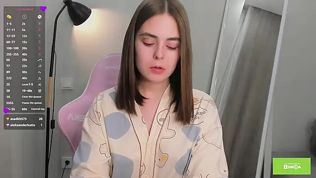 JulianaHaith online show from 27, 2, 2025