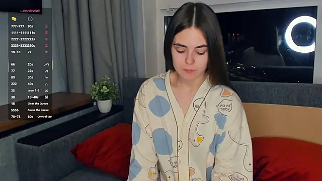JulianaHaith online show from 28, 2, 2025
