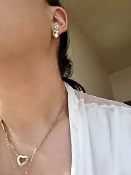 ElyzaIbarra online show from 22, 3, 2025