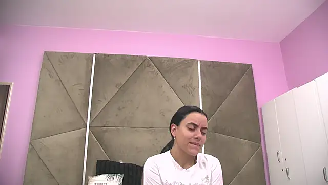 ElyzaIbarra online show from 1, 10, 2025