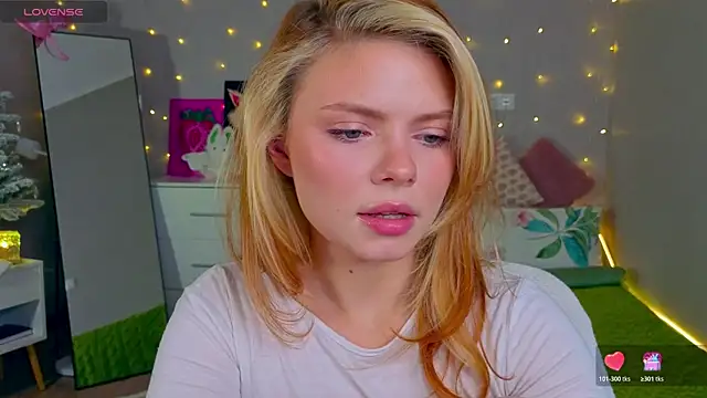 Red  Candy online show from 17, 12, 2025