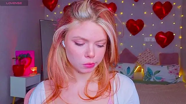 Red  Candy online show from 6, 3, 2026