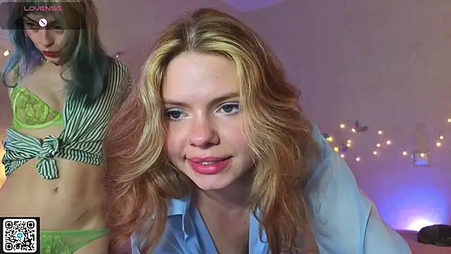 Snapshot of Red__Candy chatting on 12, 7, 2026 Red Candy online show from 12, 7, 2026
