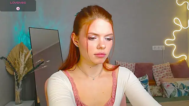 Red  Candy online show from 8, 3, 2025