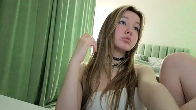 Snapshot of bonnyfloweer chatting on 1, 4, 2026 bonnyfloweer online show from 1, 4, 2026