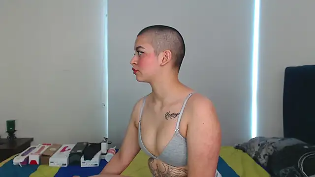 Bitsy Messy online show from 18, 2, 2025