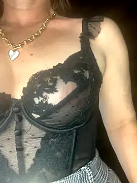 Liloo8923 online show from 7, 10, 2025