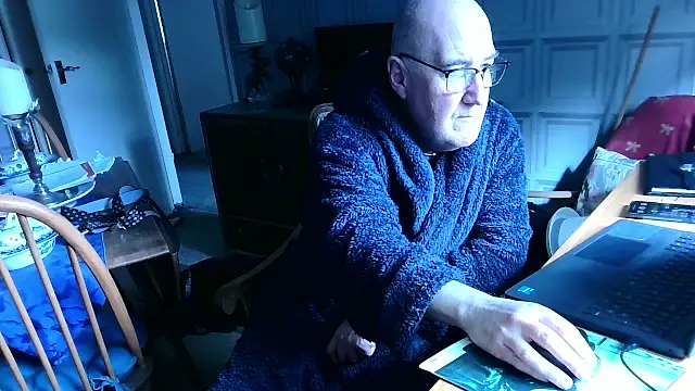 Adamdaddybear online show from 12, 3, 2025