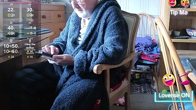 Adamdaddybear online show from 22, 9, 2025