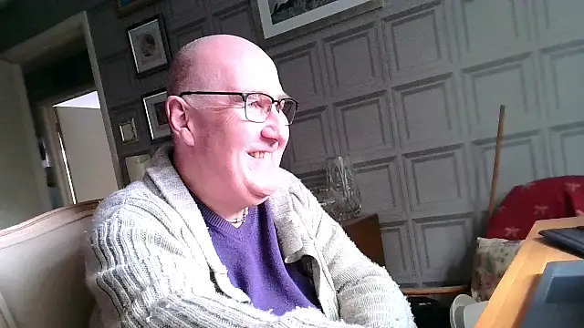 Adamdaddybear online show from 11, 3, 2025