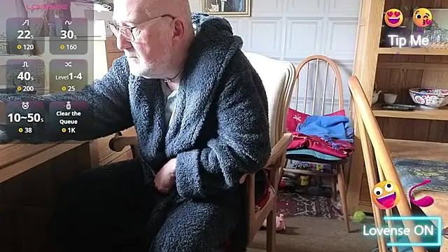 Adamdaddybear online show from 19, 9, 2025