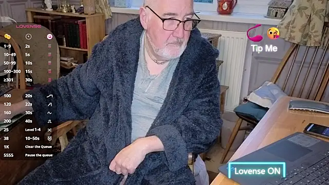 Adamdaddybear online show from 19, 11, 2025