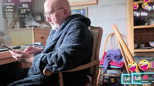 Adamdaddybear online show from 26, 9, 2025