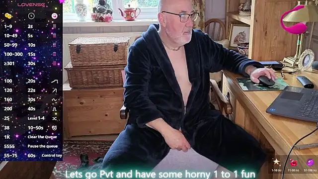 Adamdaddybear online show from 3, 4, 2026