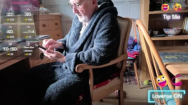 Adamdaddybear online show from 24, 9, 2025