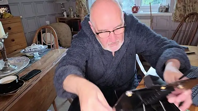 Adamdaddybear online show from 27, 10, 2025