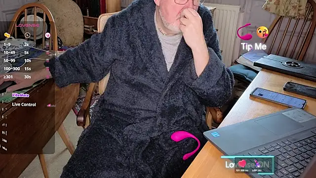 Adamdaddybear online show from 16, 11, 2025