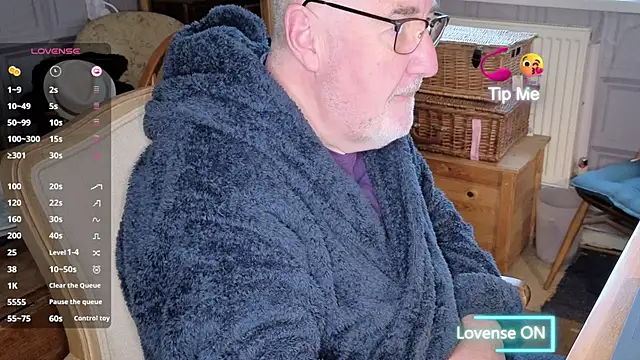 Adamdaddybear online show from 27, 11, 2025