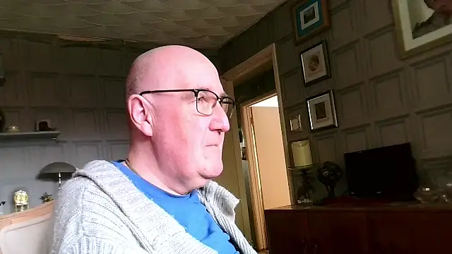 Adamdaddybear online show from 9, 3, 2025