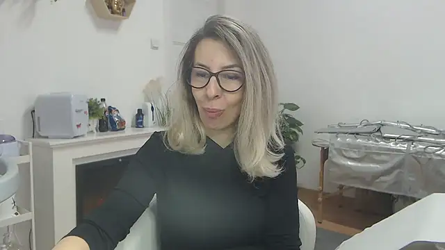 SukyGirl online show from 28, 2, 2025