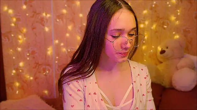 Snapshot of fluffy_kitty_ chatting on 24, 2, 2026 fluffy kitty online show from 24, 2, 2026