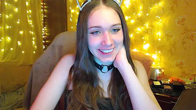 Snapshot of fluffy_kitty_ chatting on 16, 12, 2025 fluffy kitty online show from 16, 12, 2025