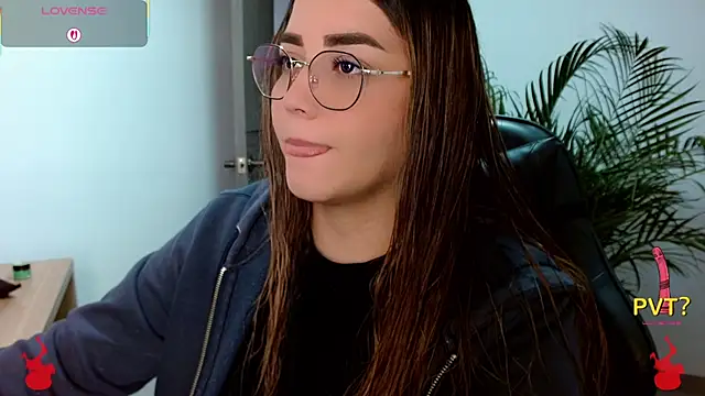 Lucia star   online show from 15, 4, 2026