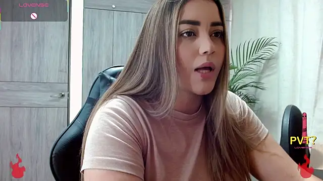 Snapshot of Lucia_star__ chatting on 5, 2, 2026 Lucia star online show from 5, 2, 2026