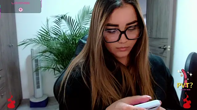 Snapshot of Lucia_star__ chatting on 3, 3, 2026 Lucia star online show from 3, 3, 2026