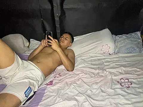 Snapshot of Romax2 chatting on 14, 1, 2025 Romax2 online show from 14, 1, 2025