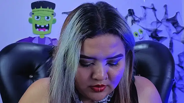 Snapshot of Agatha_humidity chatting on 9, 10, 2025 Agatha humidity online show from 9, 10, 2025