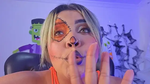 Snapshot of Agatha_humidity chatting on 18, 10, 2025 Agatha humidity online show from 18, 10, 2025