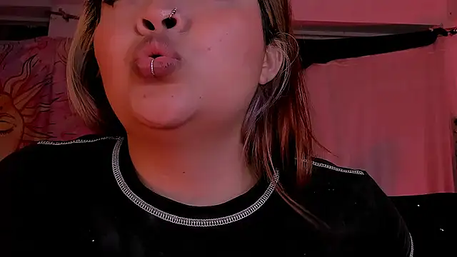 Snapshot of Agatha_humidity chatting on 10, 3, 2025 Agatha humidity online show from 10, 3, 2025