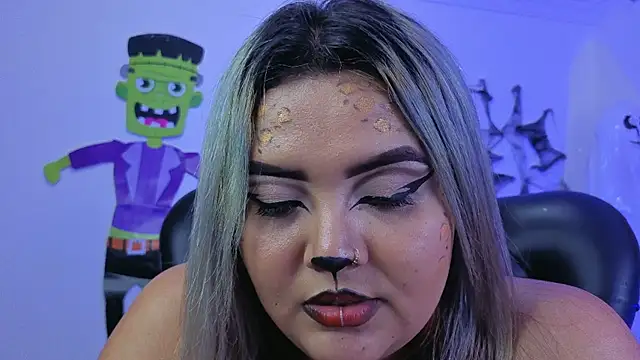 Snapshot of Agatha_humidity chatting on 8, 10, 2025 Agatha humidity online show from 8, 10, 2025