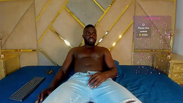 Snapshot of Latrellx7 chatting on 23, 10, 2025 Latrellx7 online show from 23, 10, 2025