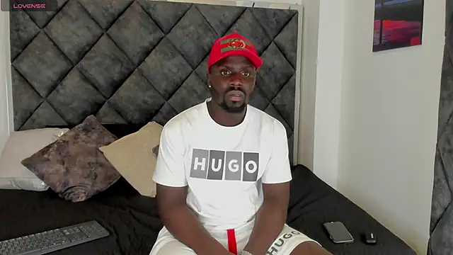 Snapshot of Latrellx7 chatting on 25, 9, 2025 Latrellx7 online show from 25, 9, 2025