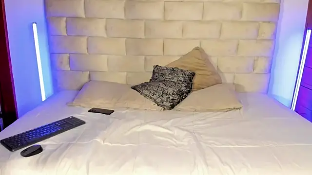 Latrellx7 online show from 5, 2, 2026