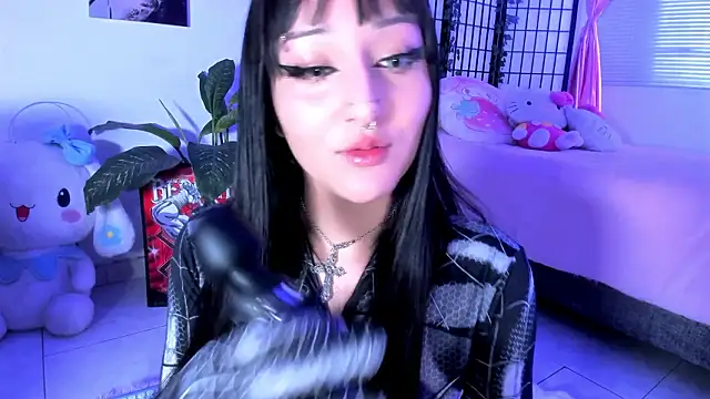 julyana  online show from 9, 3, 2026